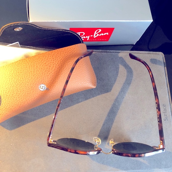 Ray-Ban Clubround Sunglasses Unisex - Picture 2 of 9